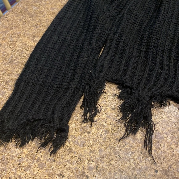 Windsor Black Knot Fringe Black Sweater XS - Picture 11 of 15